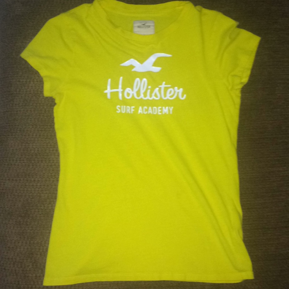 yellow Hollister shirt
